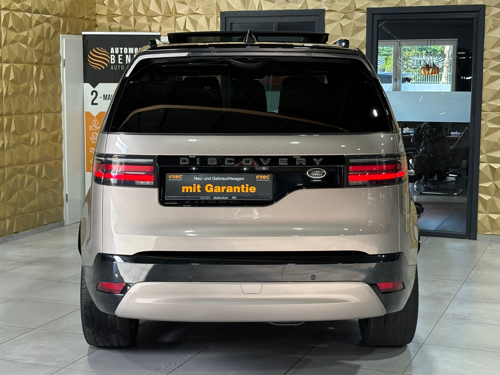 Fahrzeugabbildung Land Rover Discovery 5 R-Dynamic HSE D300 AWD/7-SITZ/360°/