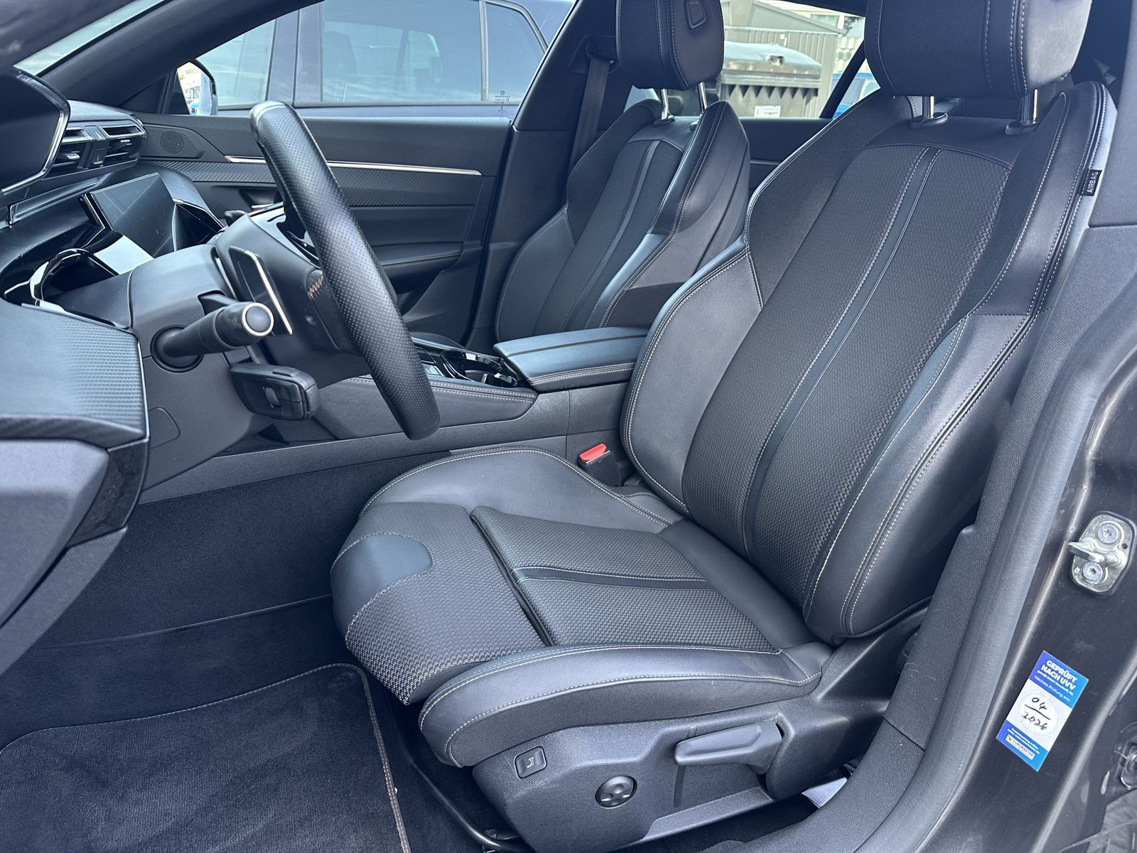 Fahrzeugabbildung Peugeot 508 SW Hybrid 225 GT NAV+LED+ACC+KAM+18ZOLL+VC