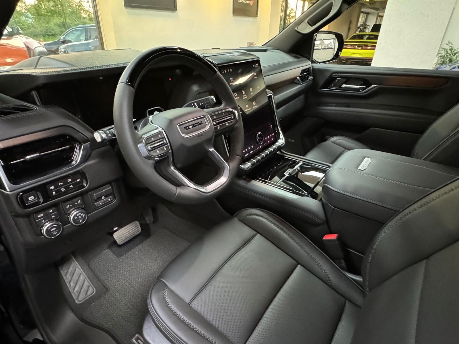 Fahrzeugabbildung GMC YUKON DENALI 2026-24" RÄDER, ENTERTAINMENT
