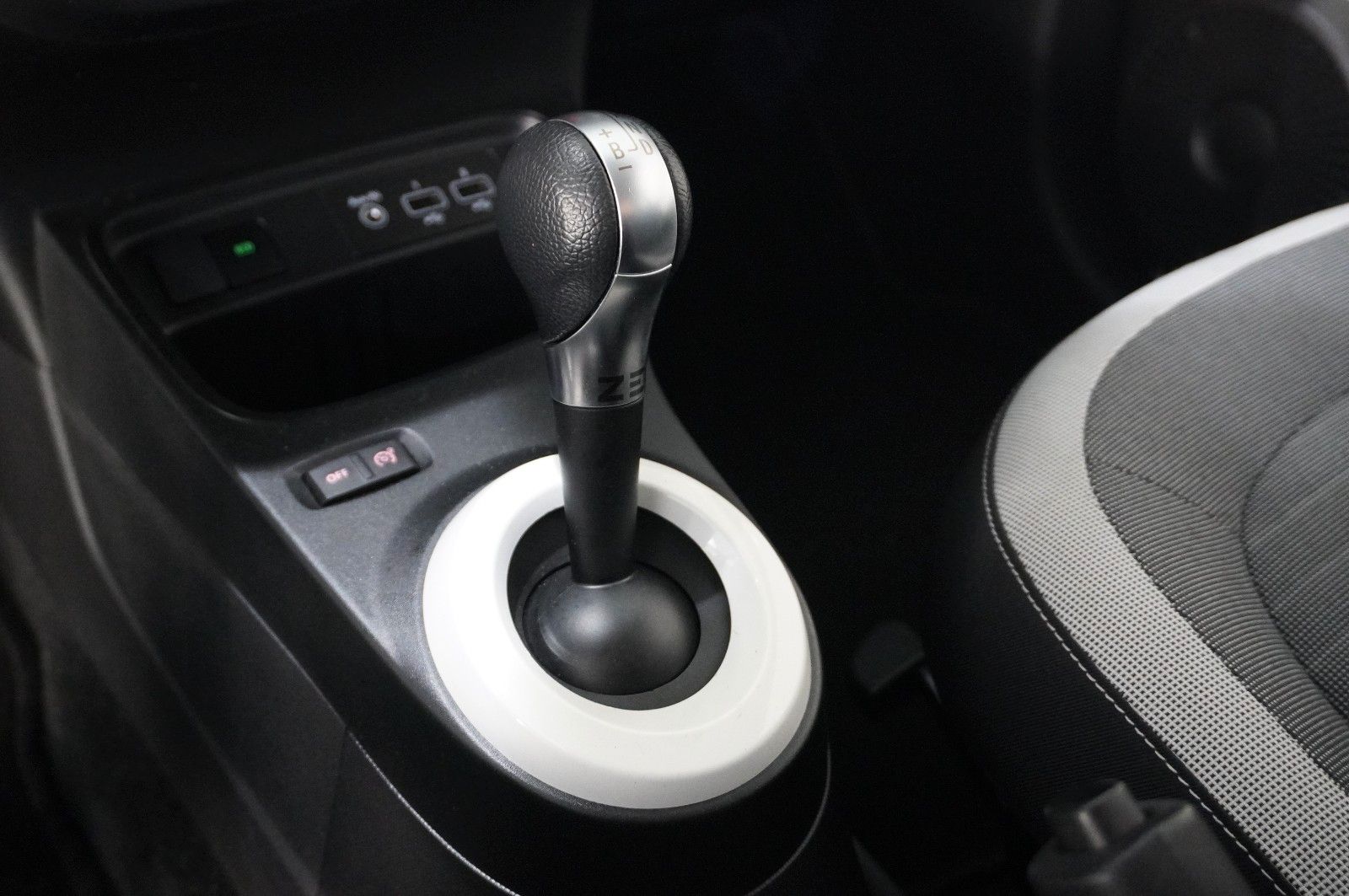 Fahrzeugabbildung Renault Twingo Zen Electric NAVI/LED/USB/TOUCH/DAB/SPORT