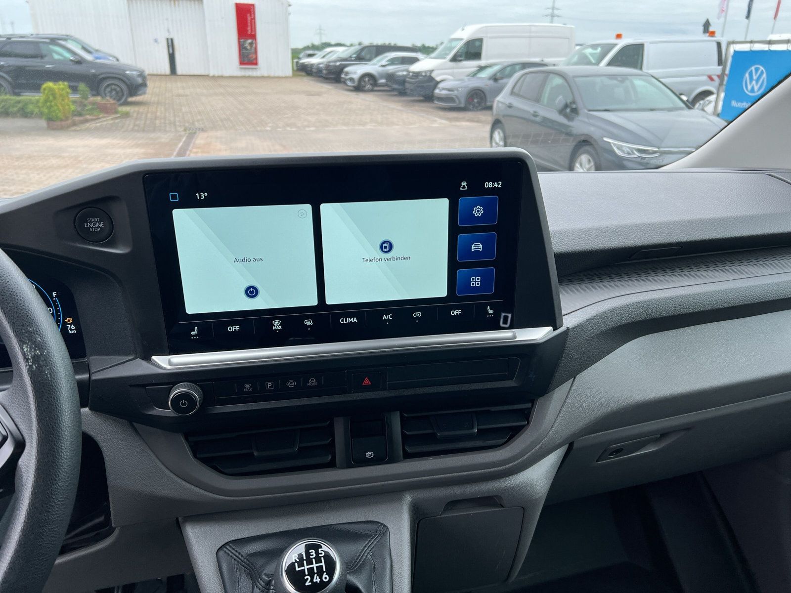 Fahrzeugabbildung Volkswagen T7 Transporter 2.0 TDI LR 3-Sitze LED KAMERA