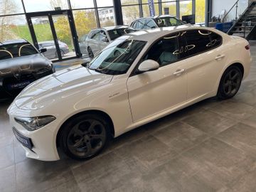 Alfa Romeo Giulia 2,2 JTDM Executive *BI-XENON*ACC*AHK*LED*