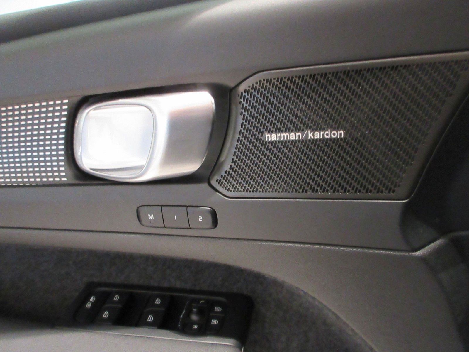 Fahrzeugabbildung Volvo XC 40 B3 Ultra Black Edition | 360° | NS | Navi