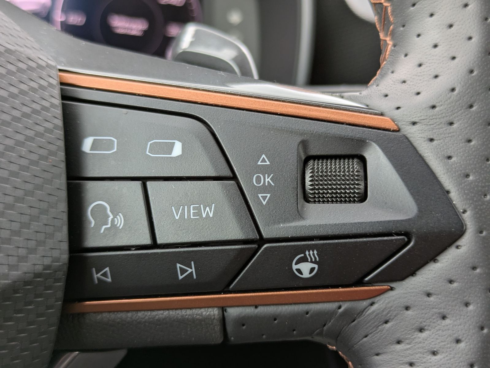 Fahrzeugabbildung CUPRA Leon 1.5 eTSI DSG MATRIX-LED*ACC*APP*KAMERA*18"