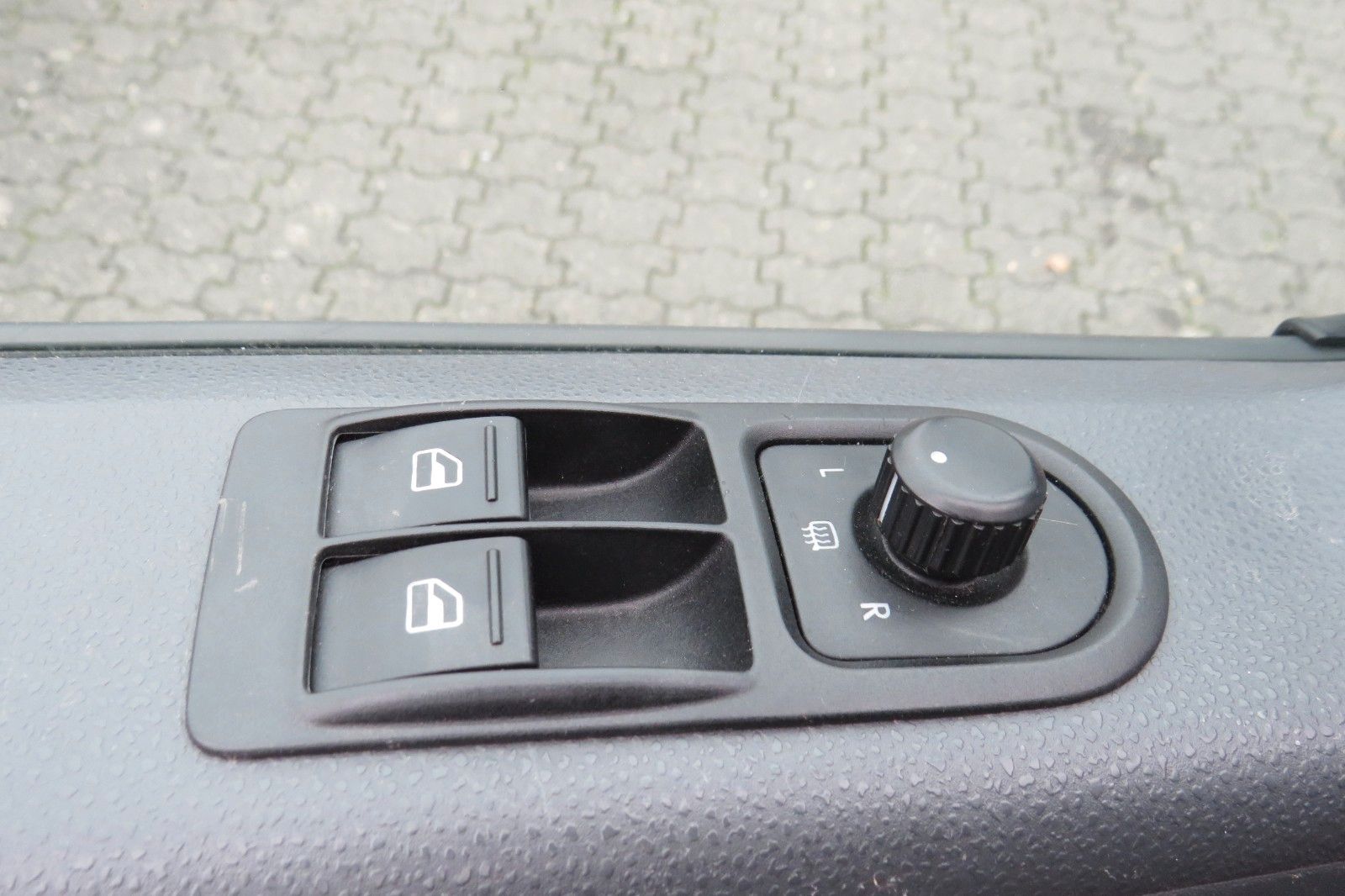 Fahrzeugabbildung Volkswagen T5 Kombi 4-Motion AHK 7 Sitz 158.000km
