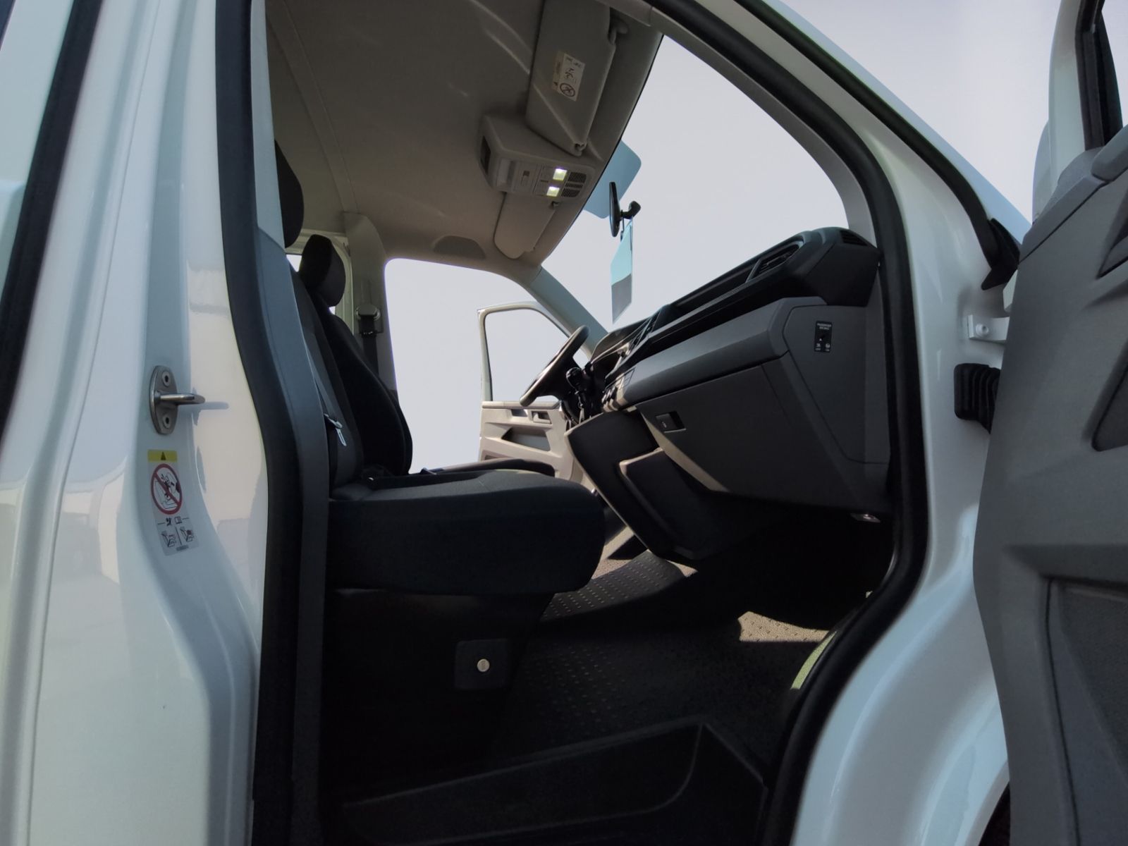 T6.1 Kombi lang LR 9SITZE+SEITENWINDASSISTENT