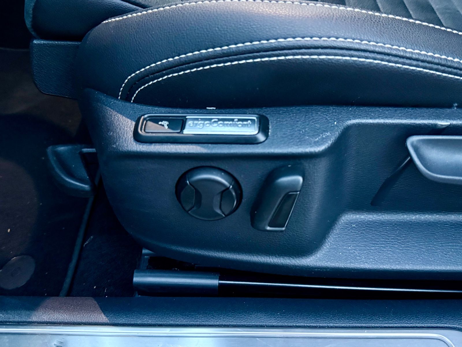 VW Passat Variant Elegance Automatik – Vorschaubild 28