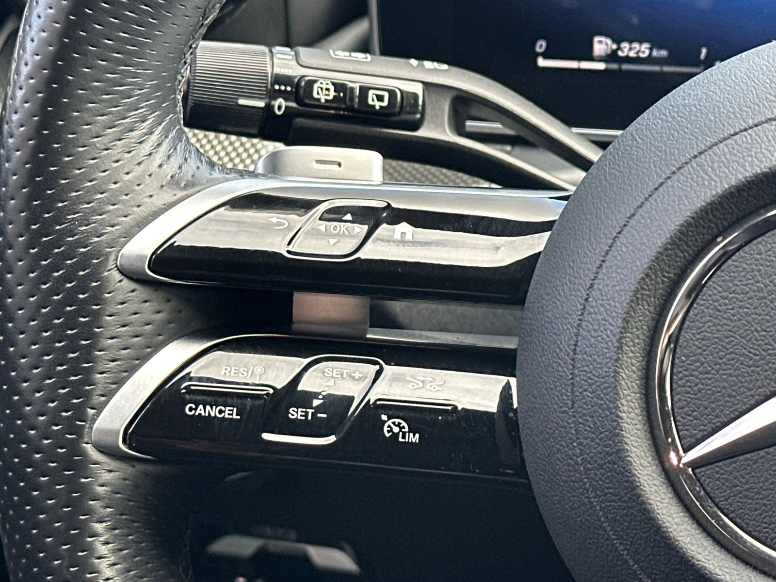 Fahrzeugabbildung Mercedes-Benz C 220d T AMG-Line NAV+LED+360°+WIDESCREEN+AHK+SH
