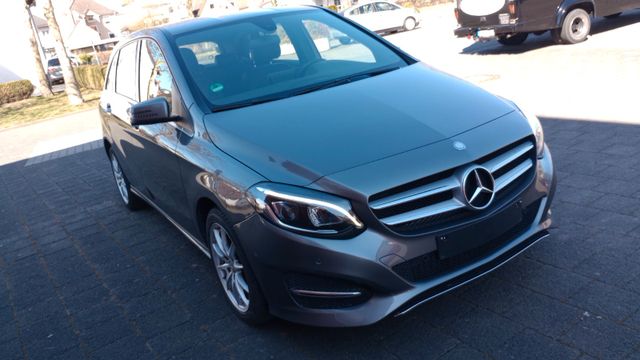 Mercedes-Benz B 250 Autom 1.Hand Navi Rückf Scheckheft