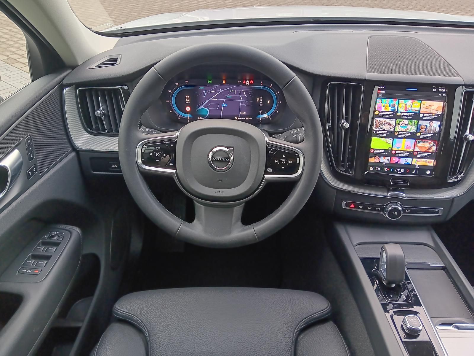 Fahrzeugabbildung Volvo XC60 B4 Diesel Plus Dark 'AHK'