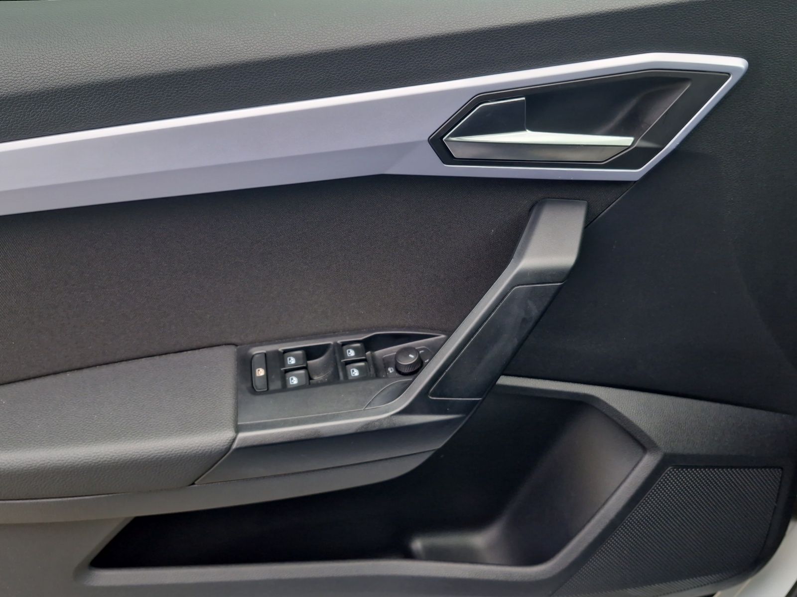 Fahrzeugabbildung SEAT Arona FR 1.0 TSI LED RFK ACC SH