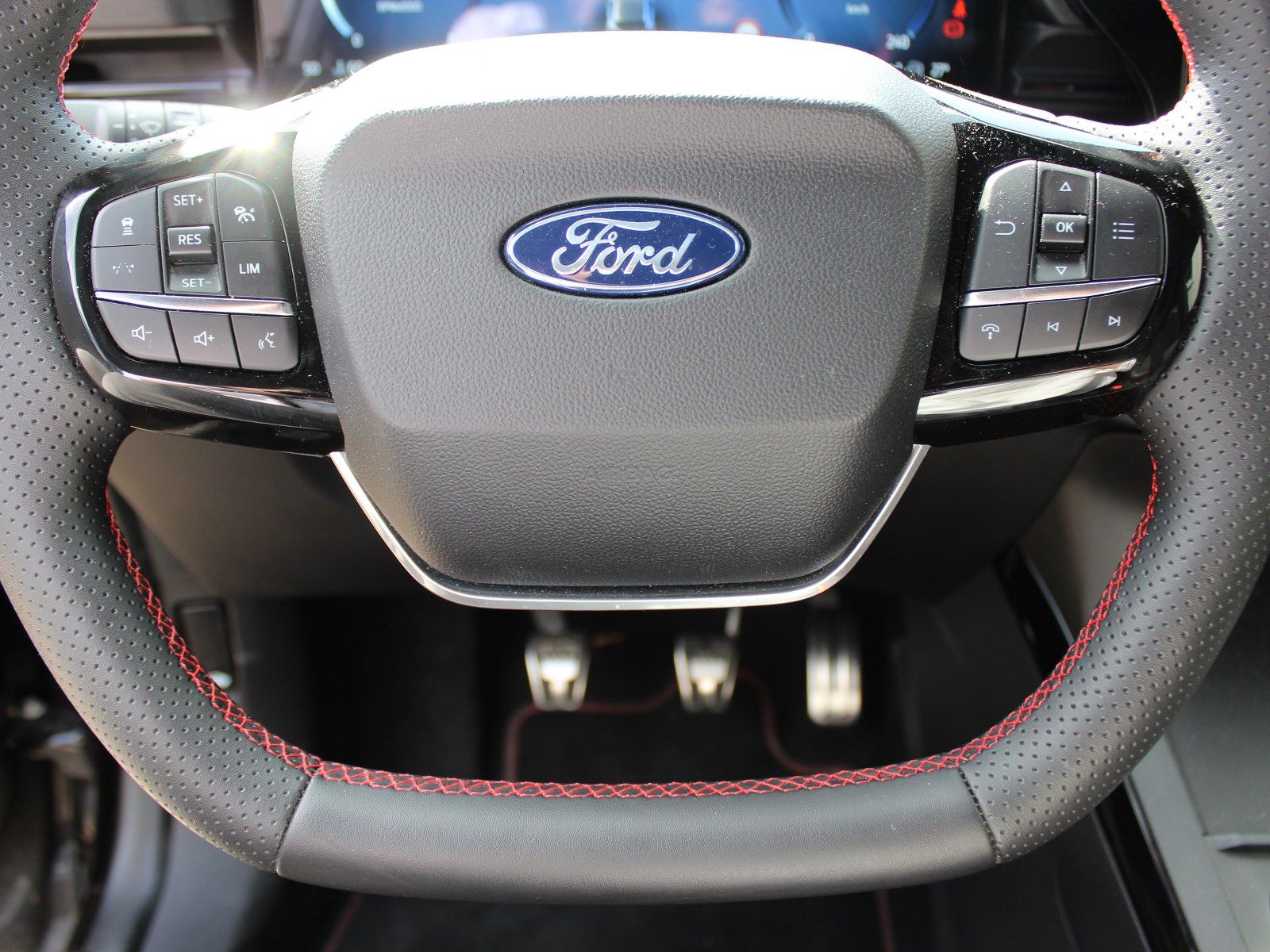 Fahrzeugabbildung Ford Puma ST-Line 1,0 EcoBoost Mild Hybrid