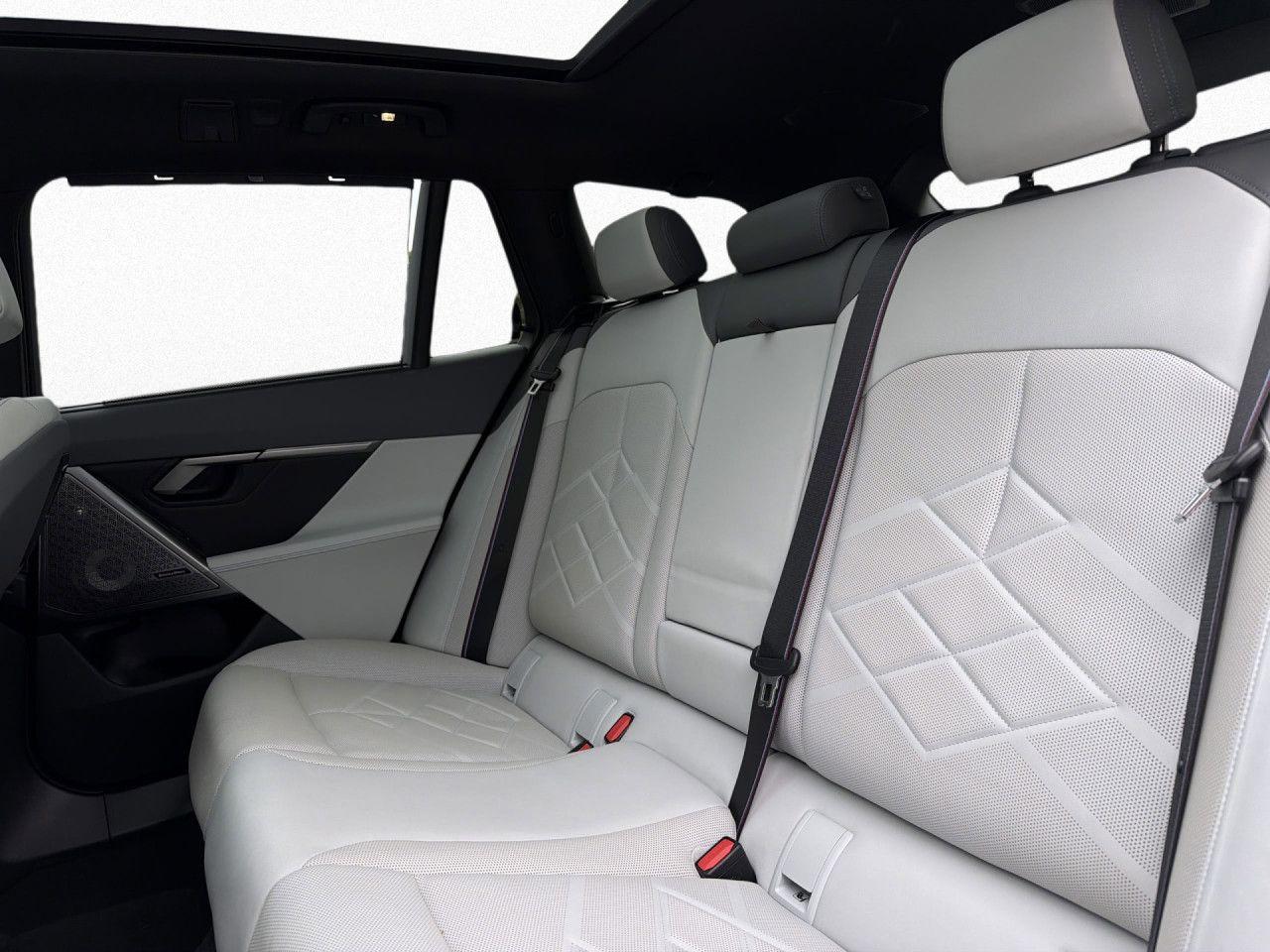 BMW 520d xD T M SPORT PRO AdLED DAPr 360 Pano BW AHK