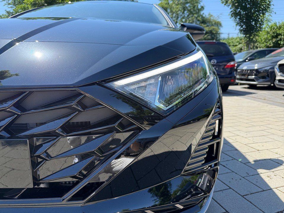 Fahrzeugabbildung Hyundai i20 1.0T 90PS DCT Blackline