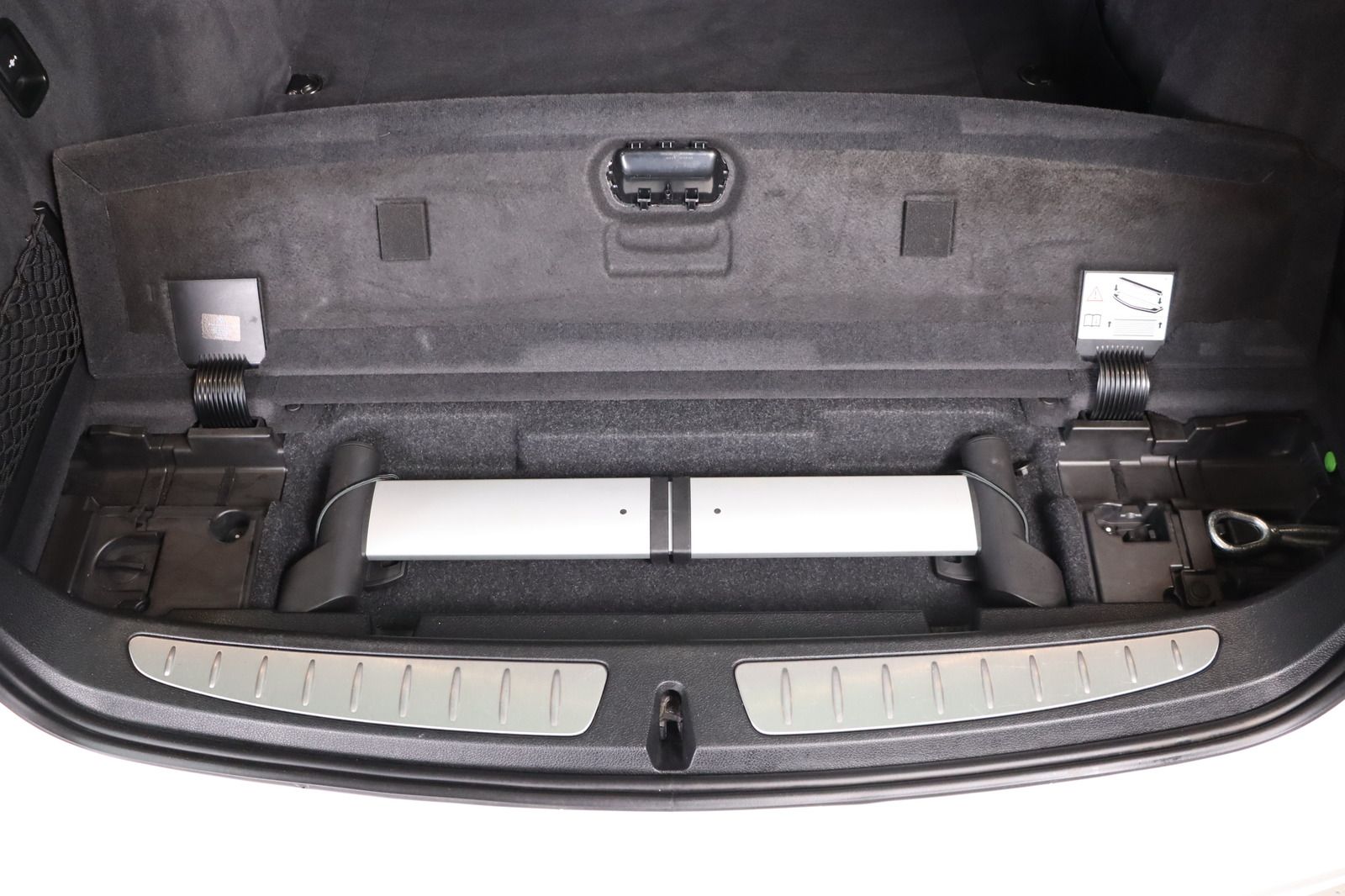 Fahrzeugabbildung BMW 320 i Touring xDrive * Bi- Xenon * Navi