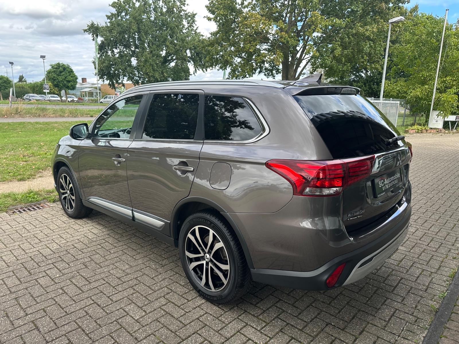 Mitsubishi Outlander Diamant Edition+ 2WD*R-KAM*AHK*NAVI*