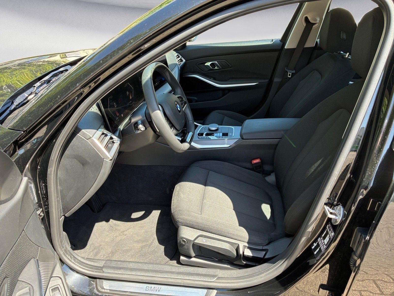 BMW 318i Touring Live Cockpit Plus Parking Assistant foto 7