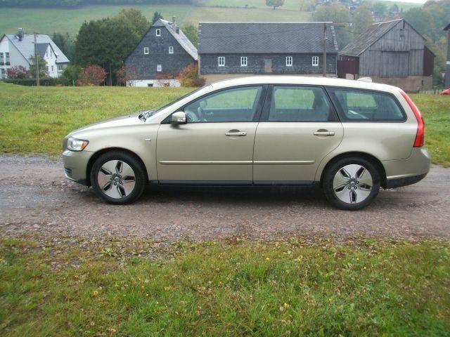 Volvo V50 2008 — engine 109 HP (80kW)