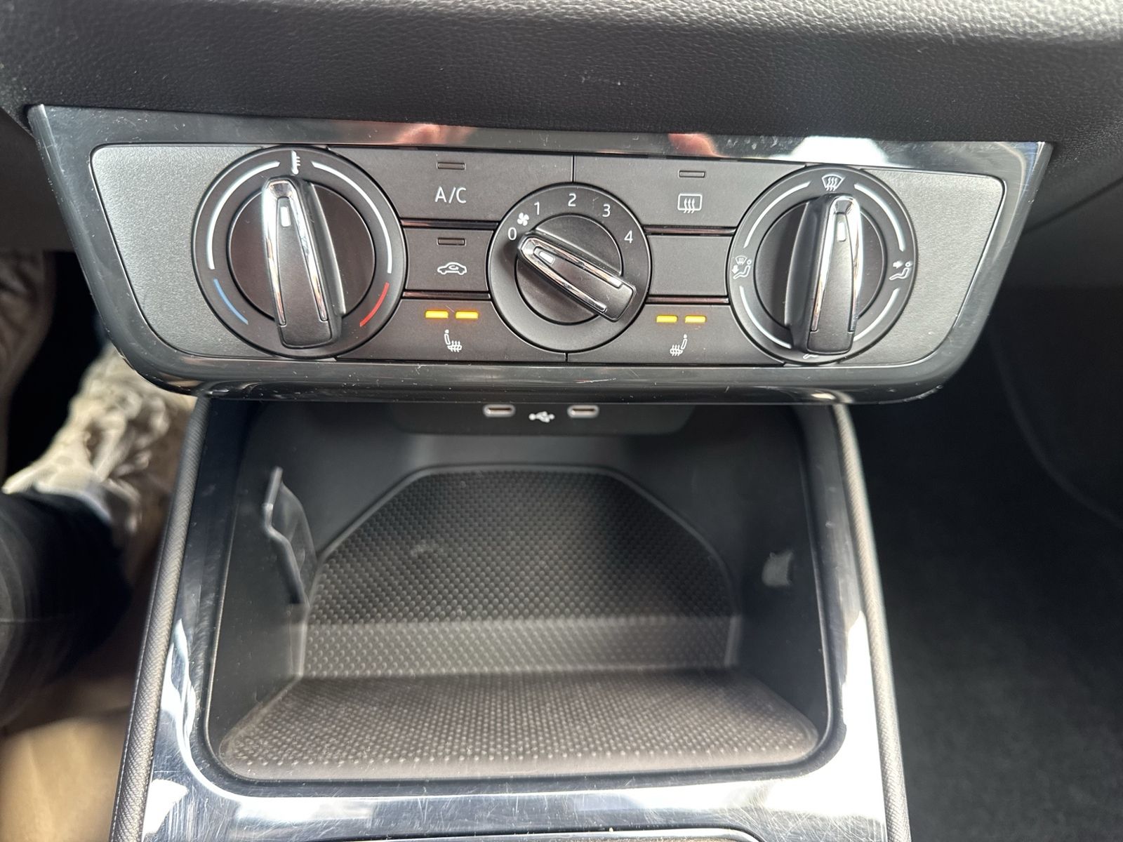 Fabia Active 1.0 TSI, Winterpaket, Bluetooth, DA