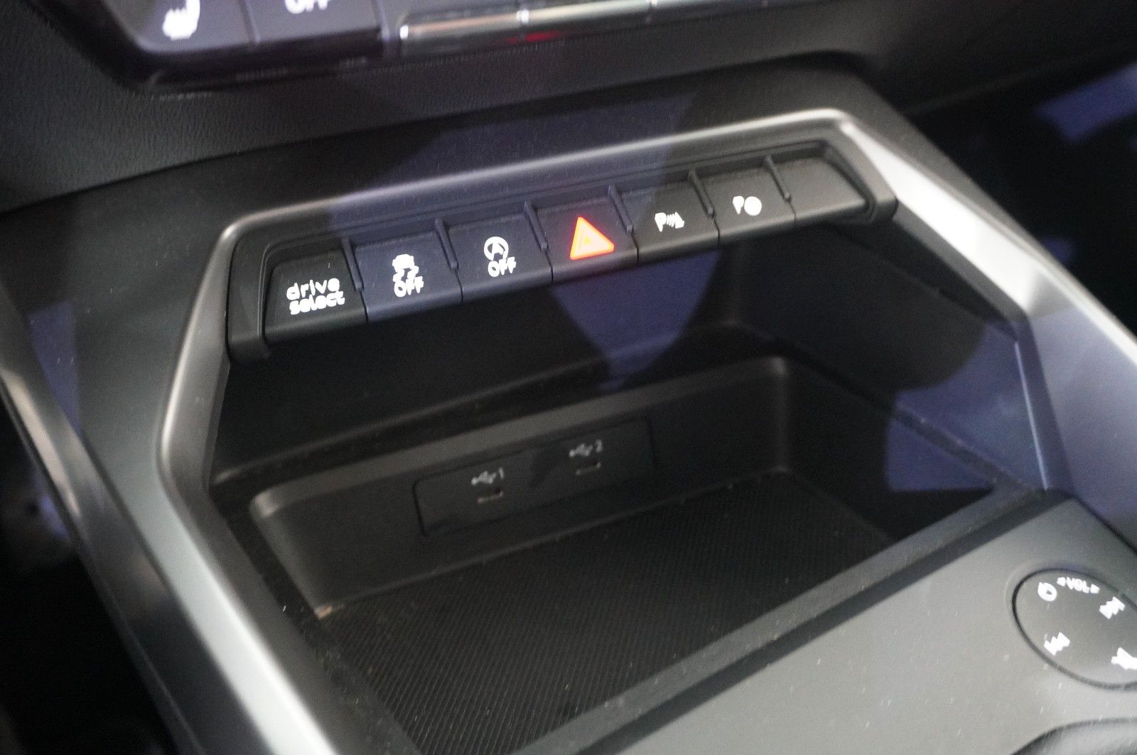 Fahrzeugabbildung Audi A3 Sportback 35 TFSI ADVANCED NAVI/SH/KAMERA/AHK