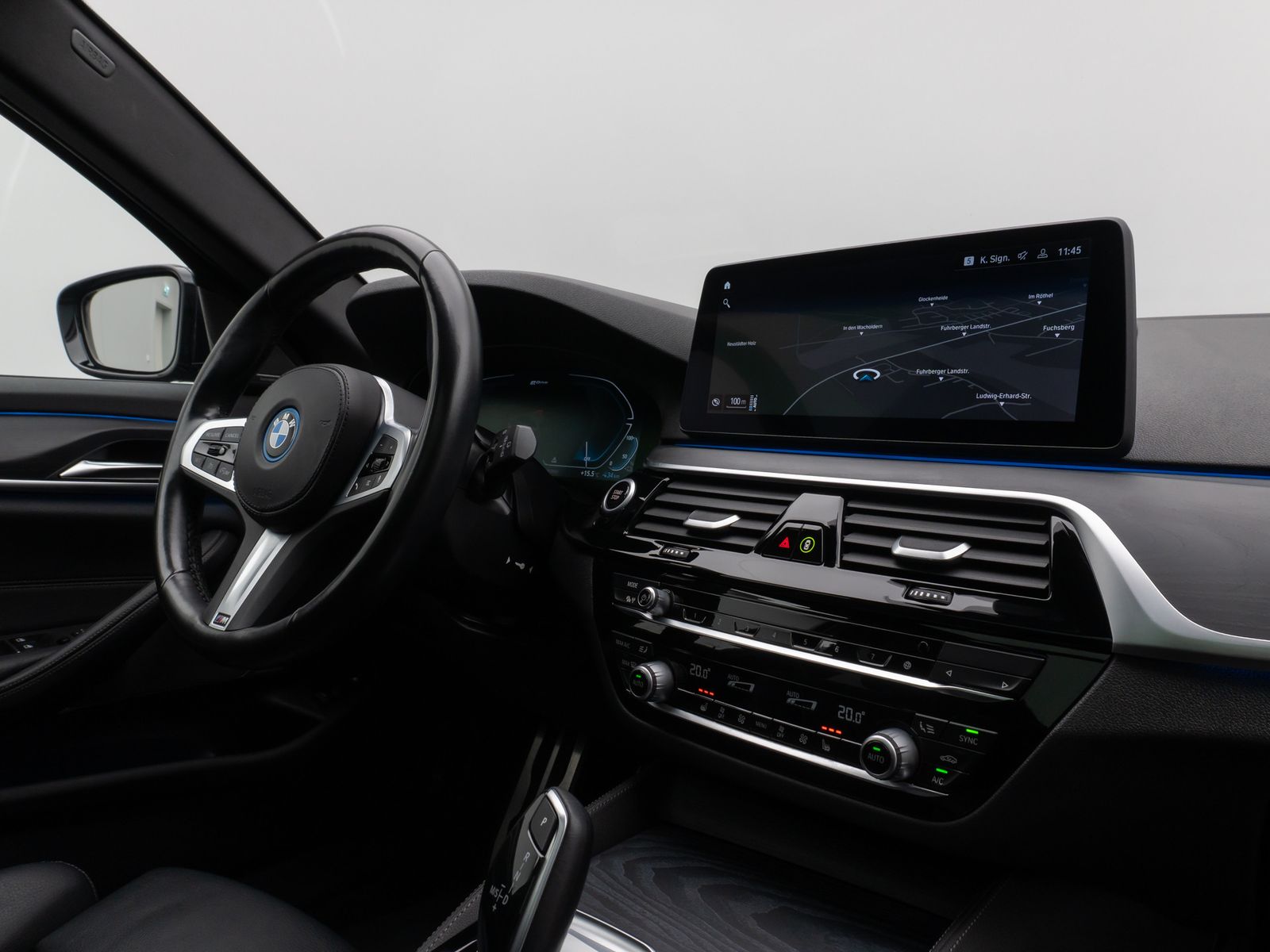 Fahrzeugabbildung BMW 530e xD M Sport Panorama HUD DAB H/K PDC AHK