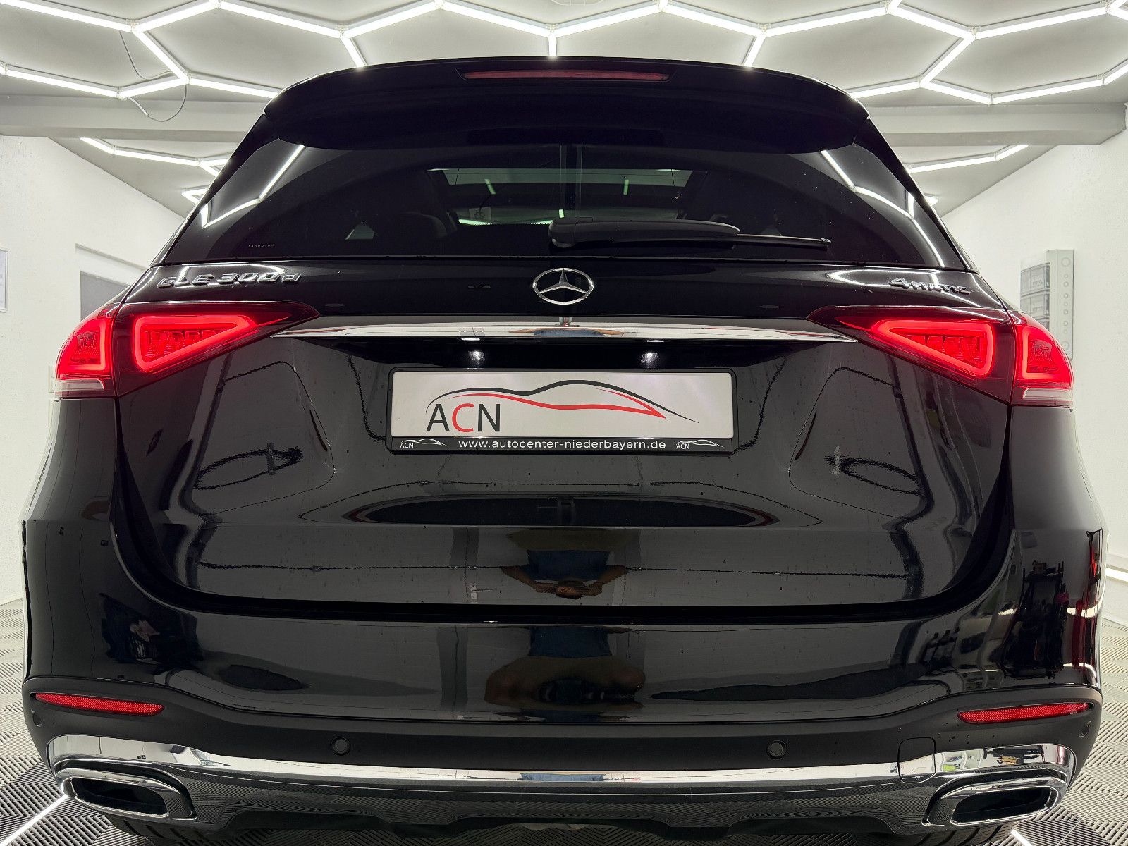 Fahrzeugabbildung Mercedes-Benz GLE 300 d 4MATIC AMG-LINE/PANO/BURMESTER/7-SITZ