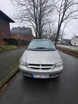 Chrysler Voyager Top Zustand 7 Sitzer 1 hand - Chrysler Voyager in Duisburg