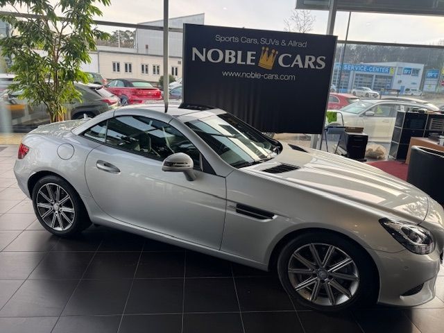 Fahrzeugabbildung Mercedes-Benz SLC 300 Roadster PANO NAVI ALU