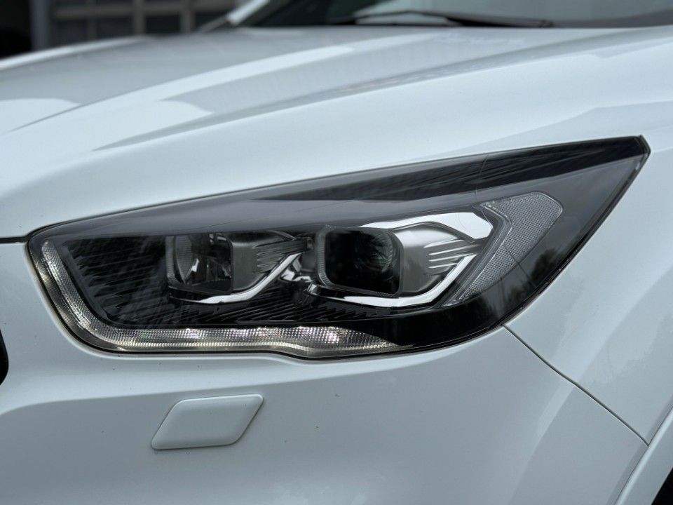 Fahrzeugabbildung Ford Kuga 2.0 ST-Line Pano Navi Teilleder 4x4