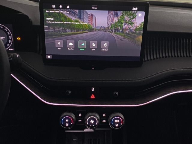Superb IV Combi L&K 1.5 TSI iV DSG NAVI+MATRIX