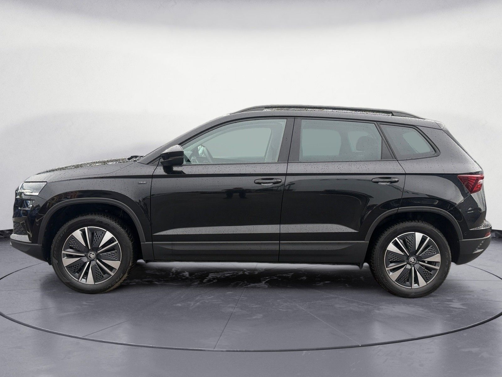 Skoda Karoq 2.0 TDI DSG Selection Tour Standheizung Ar imagem 3