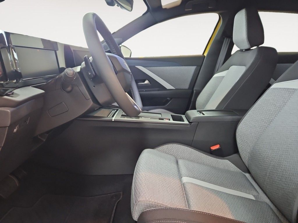 Fahrzeugabbildung Opel Astra Hybrid 107 kW Edition (L) Automatik