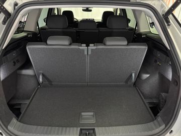 Fahrzeugverkauf 30 Skoda Kodiaq 1.5 TSI Selection Matrix*7-Sitze*AHK