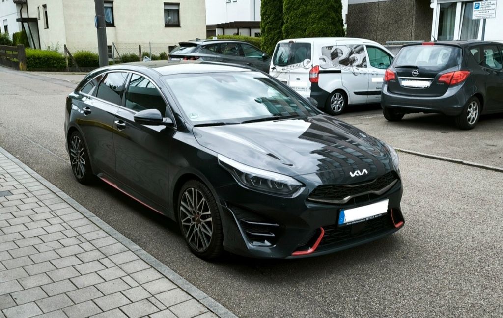 Kia pro cee'd / ProCeed