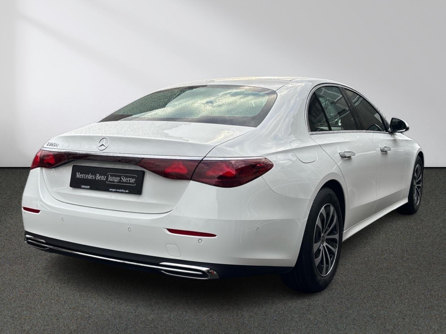 Mercedes-Benz E 220 d Avantgarde DigitalLight Burmester AHK