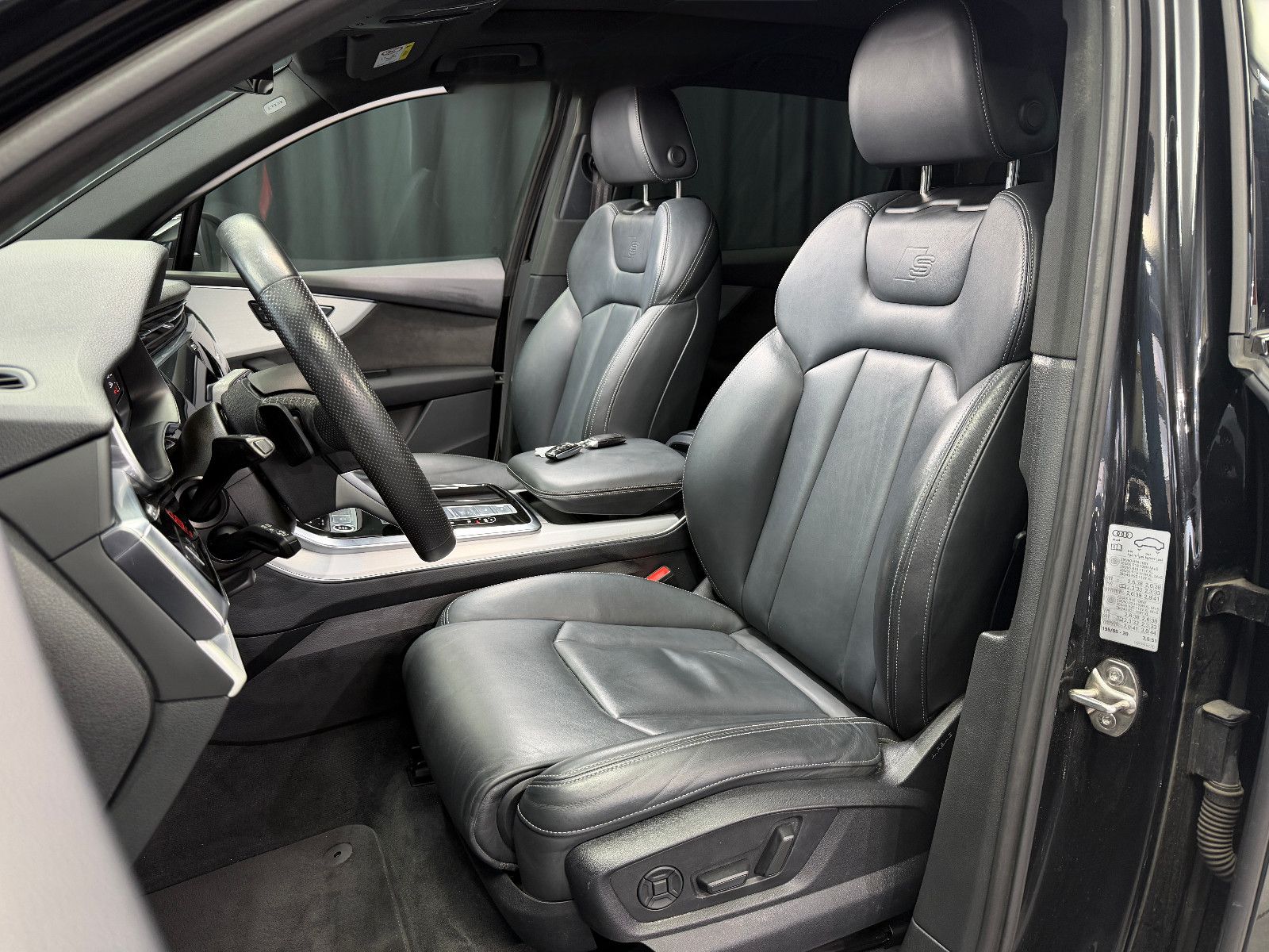 Fahrzeugabbildung Audi Q7 45 TDI quattro S line|PANO|KAMERA