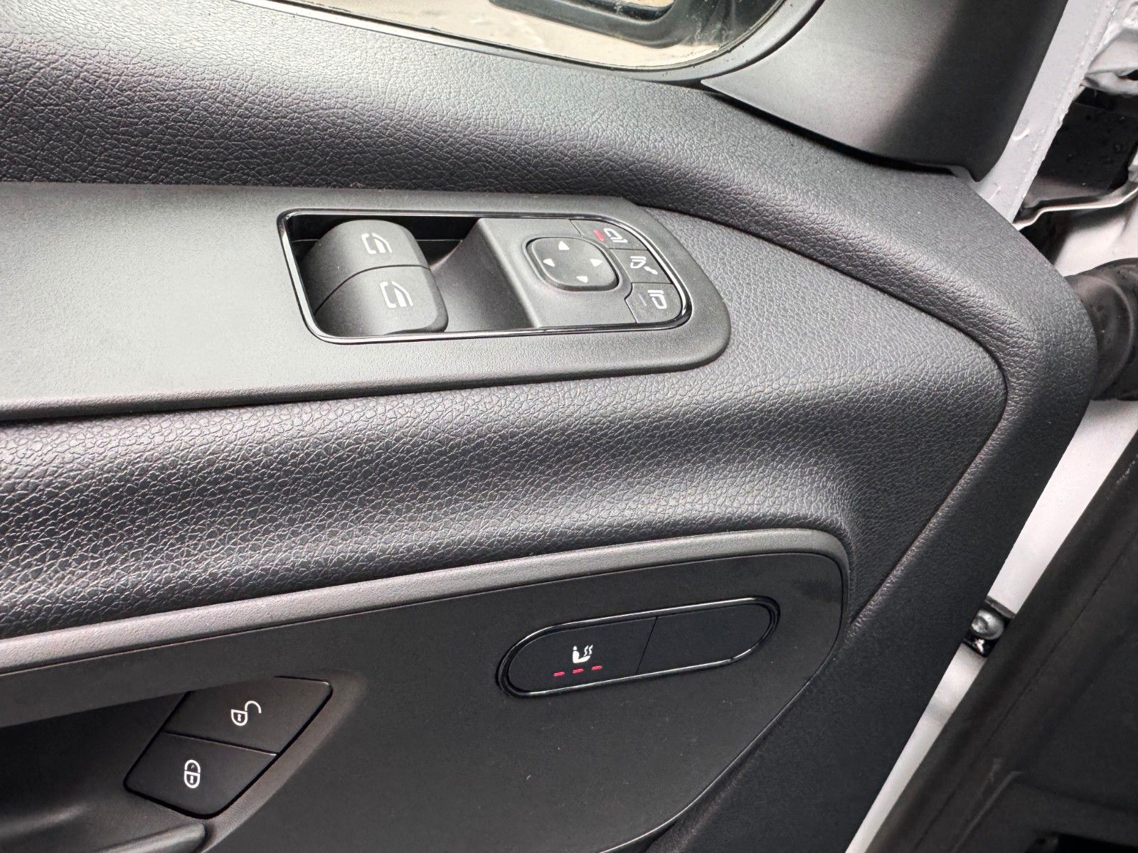 Fahrzeugabbildung Mercedes-Benz Sprinter 319 CDI 4325 LED MBUX SHZ AHK