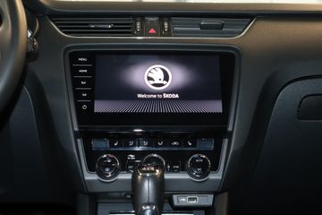Fahrzeugabbildung SKODA Octavia 2.0 TFSI Combi DSG 4X4-Navi-Apps-DAB-LED