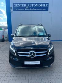 Mercedes V 220 - 2