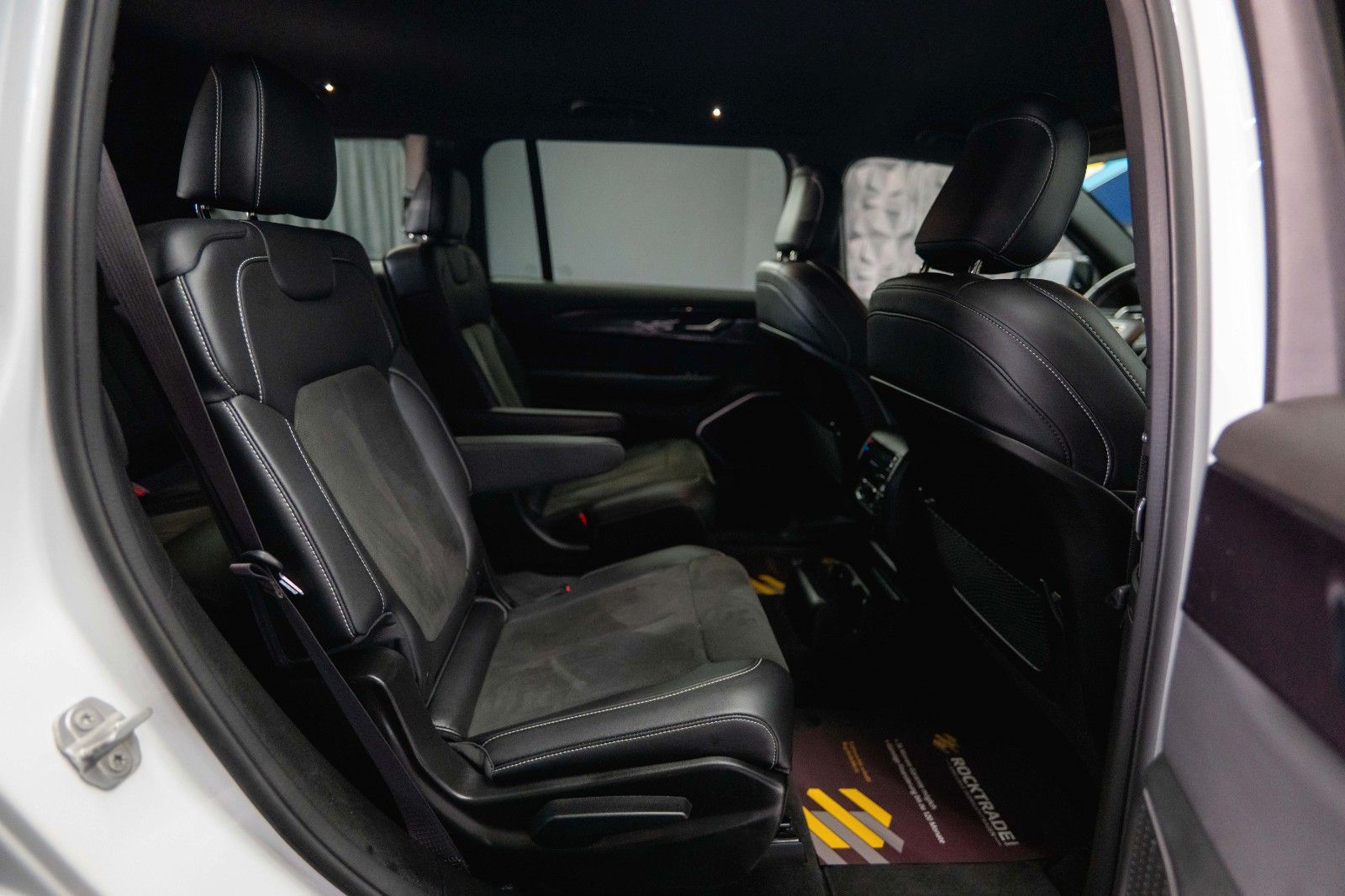 Fahrzeugabbildung Jeep Grand Cherokee 3.6 4x4 L Altitude Mod. 2022 19%