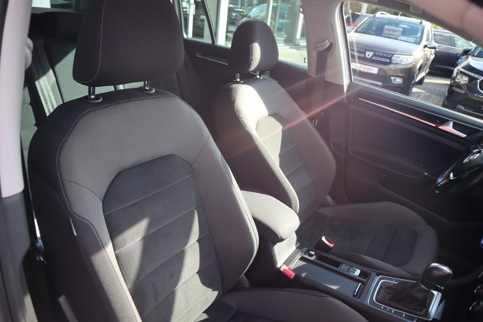Volkswagen Golf VII Variant 1.5 TSI Highline ACC AHK LED