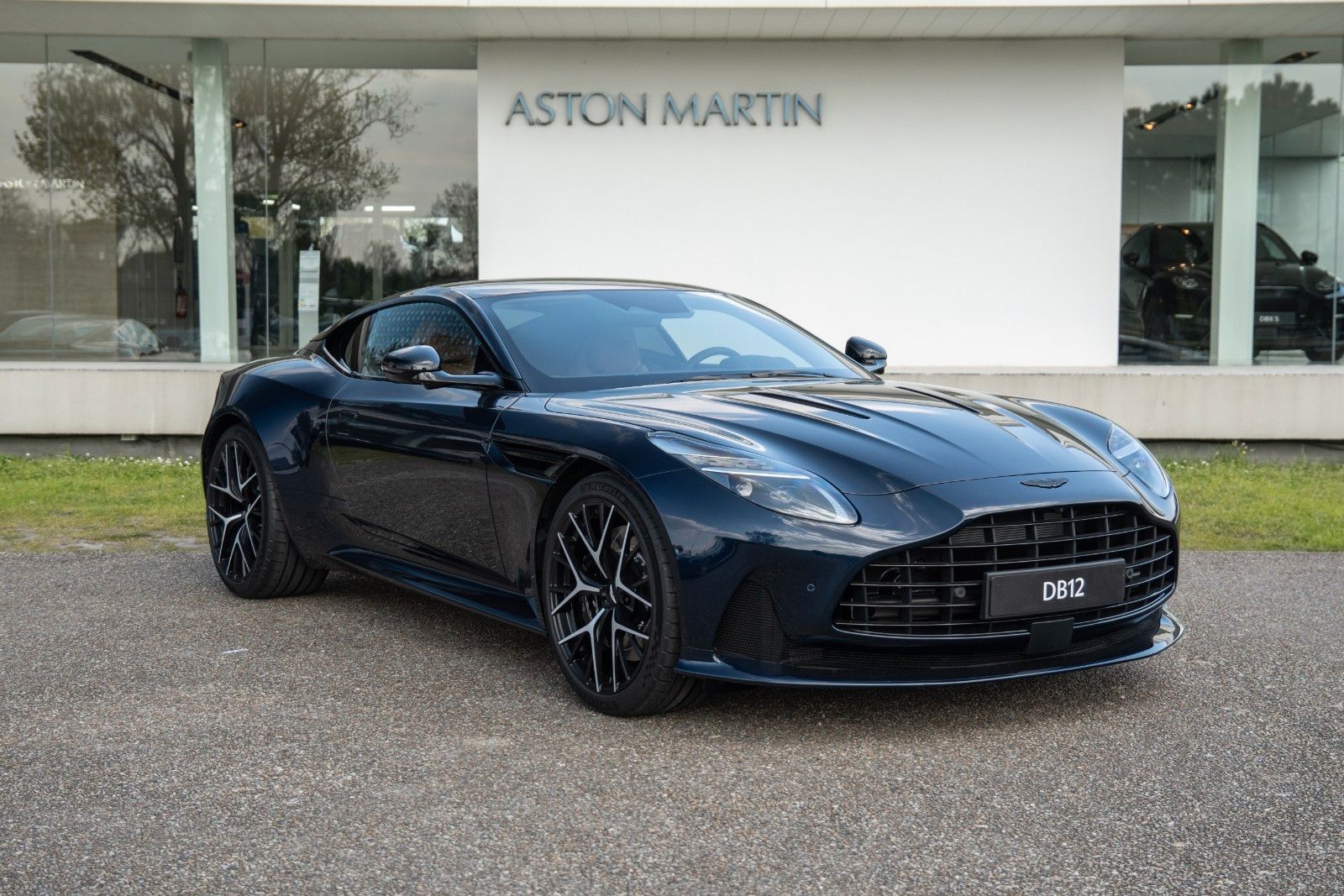 Aston Martin DB12 4.0 V8 imagem 3