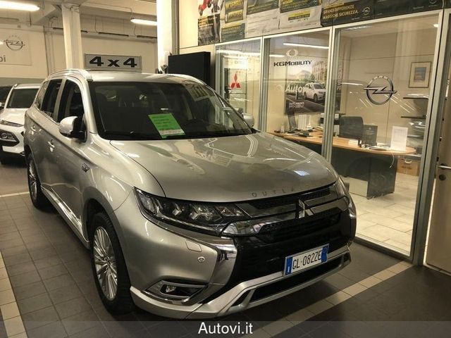 Mitsubishi Outlander 2.4 MIVEC 4WD PHEV Instyle 