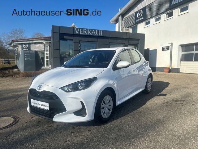 Toyota Yaris Verkehrszeich. Apple CarPlay Android Auto