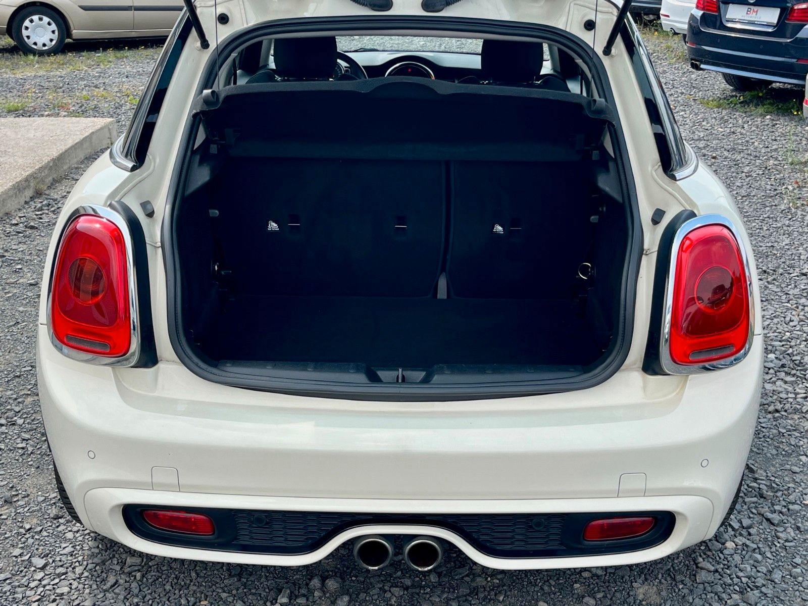 Fahrzeugabbildung MINI Cooper SD Aut. JCW Lenkrad PDC Kamera SPORTSITZE