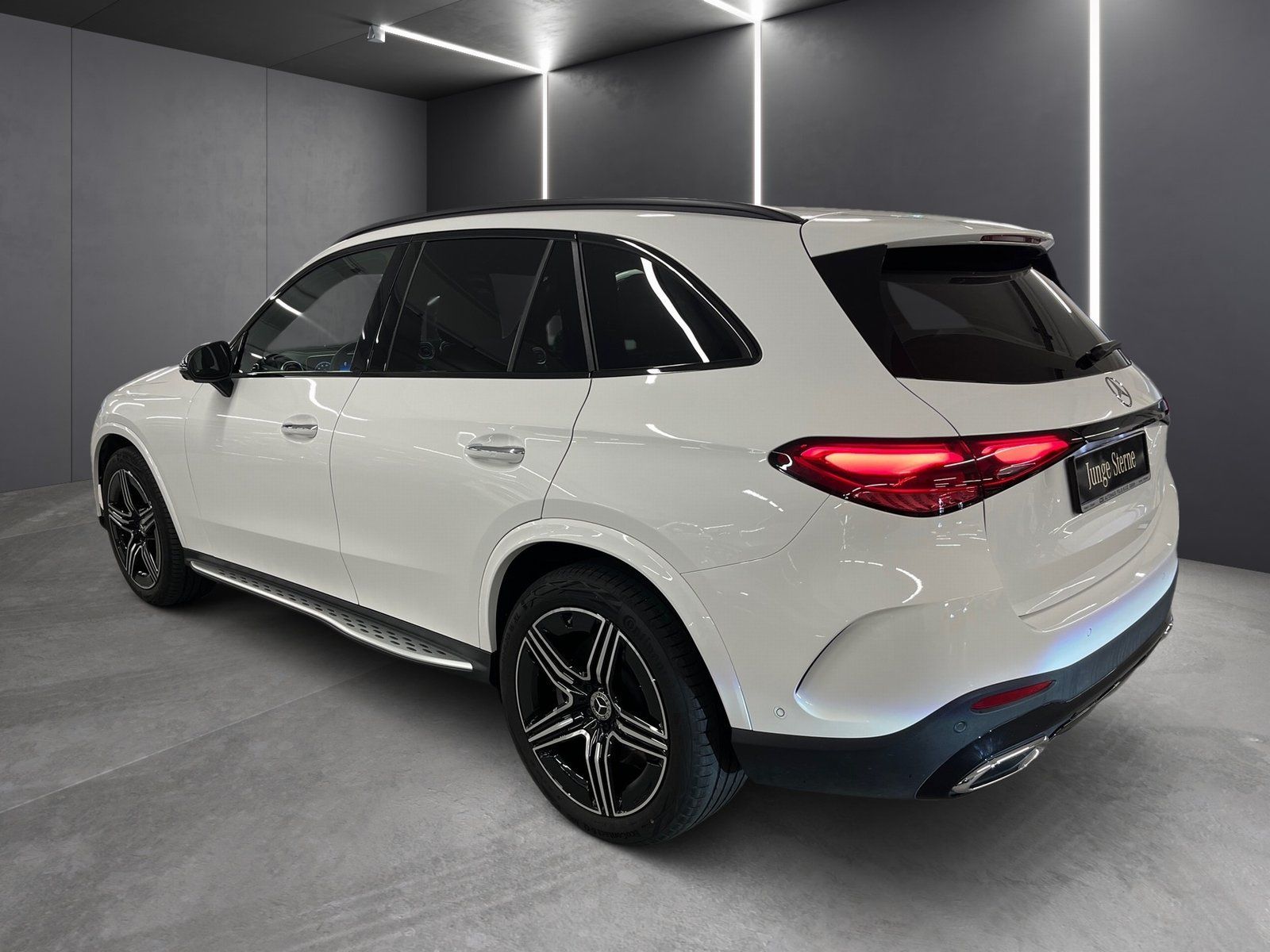 Fahrzeugabbildung Mercedes-Benz GLC 450 d 4M AMG Plus*STHZG*Pano*HUD*Distro*20"*