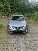 Honda Accord 2,2 i_DTEC - Honda Accord mit Diesel-Antrieb: Kombi, 2.2
