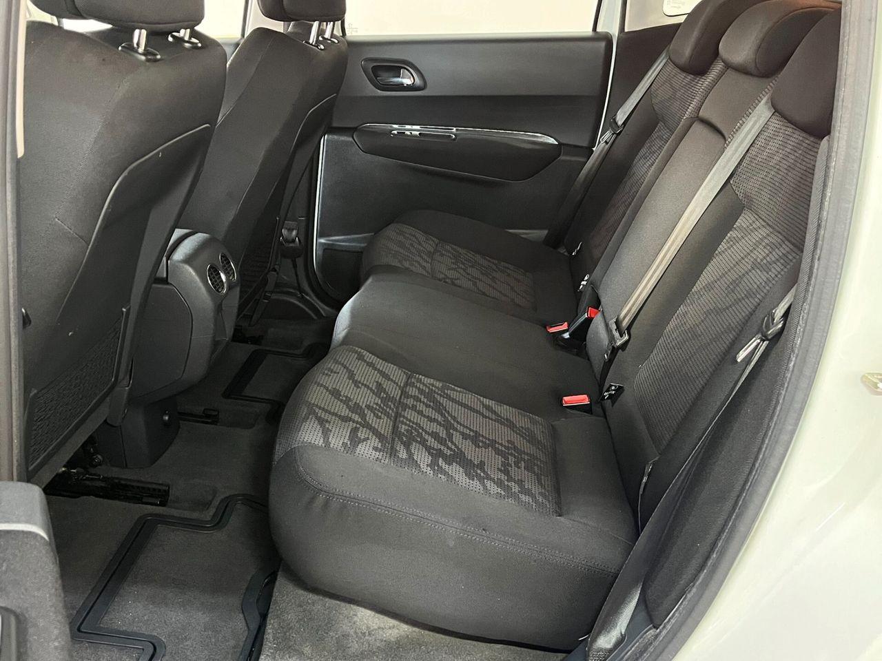 Peugeot 3008 2011 — photo 14