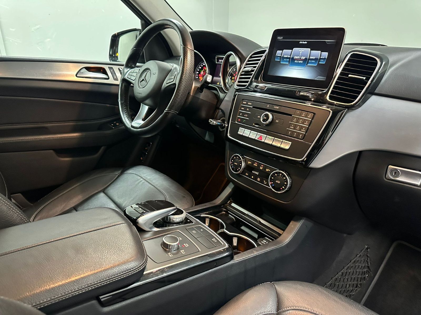 Fahrzeugabbildung Mercedes-Benz GLE 350 d 4MATIC *AHK*NAVI*IHC+*SCHIEBEDACH*LED
