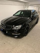 Mercedes-Benz Mercedes Benz C63 AMG W204 Limousine - Mercedes-Benz C 63 AMG in Stuttgart